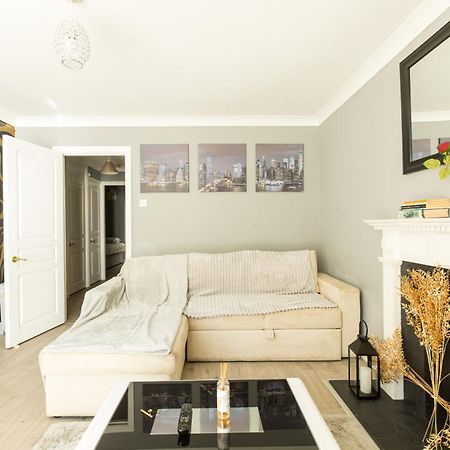 Modern Elegant Central Apt With Parking Дублін Екстер'єр фото